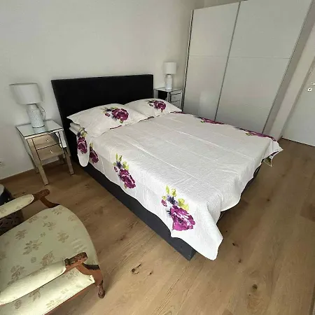 Charming Apartment Mari Znjan *